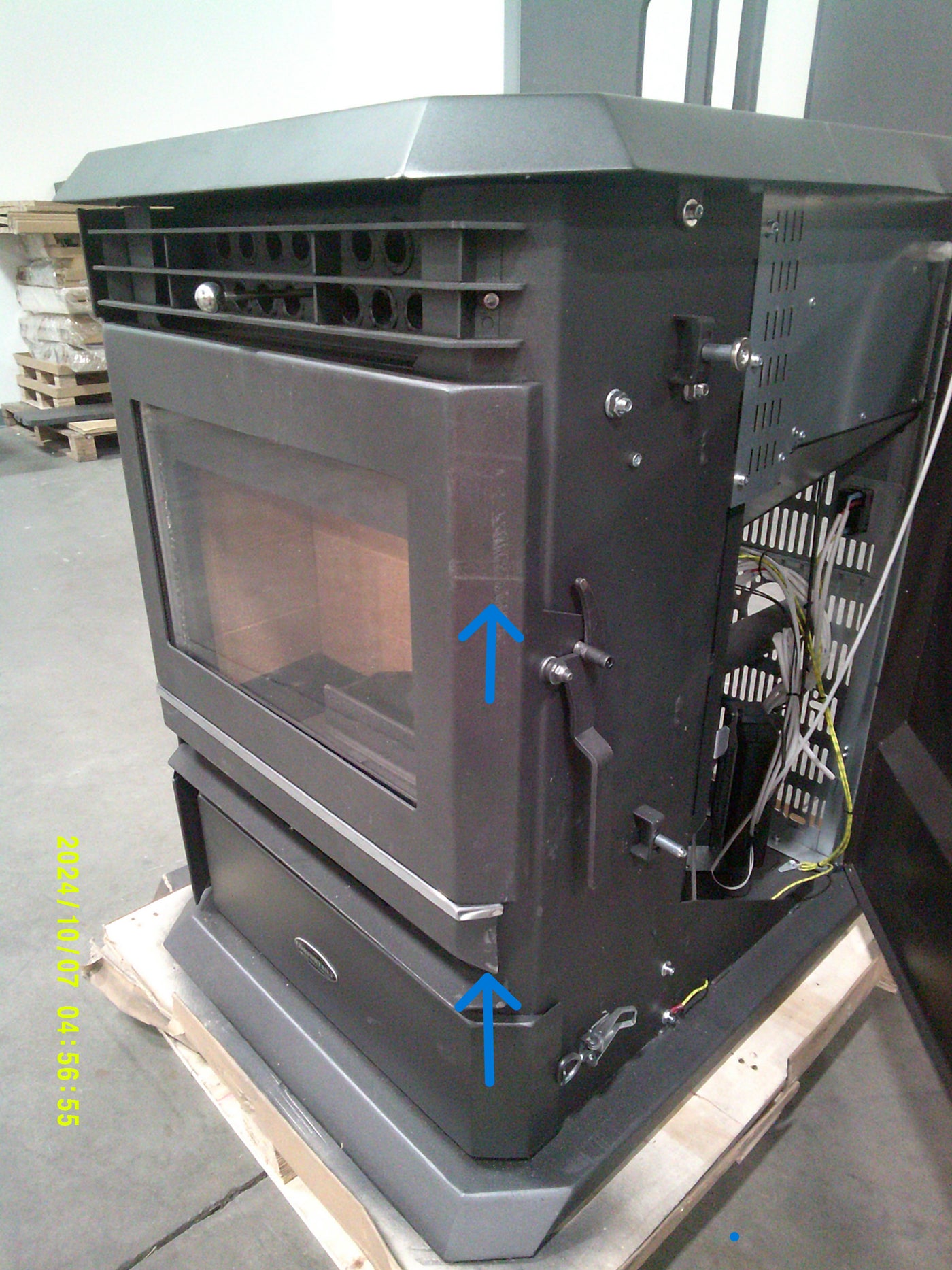 Scratch/Dent HP61 Black Pellet Stove - SD9432