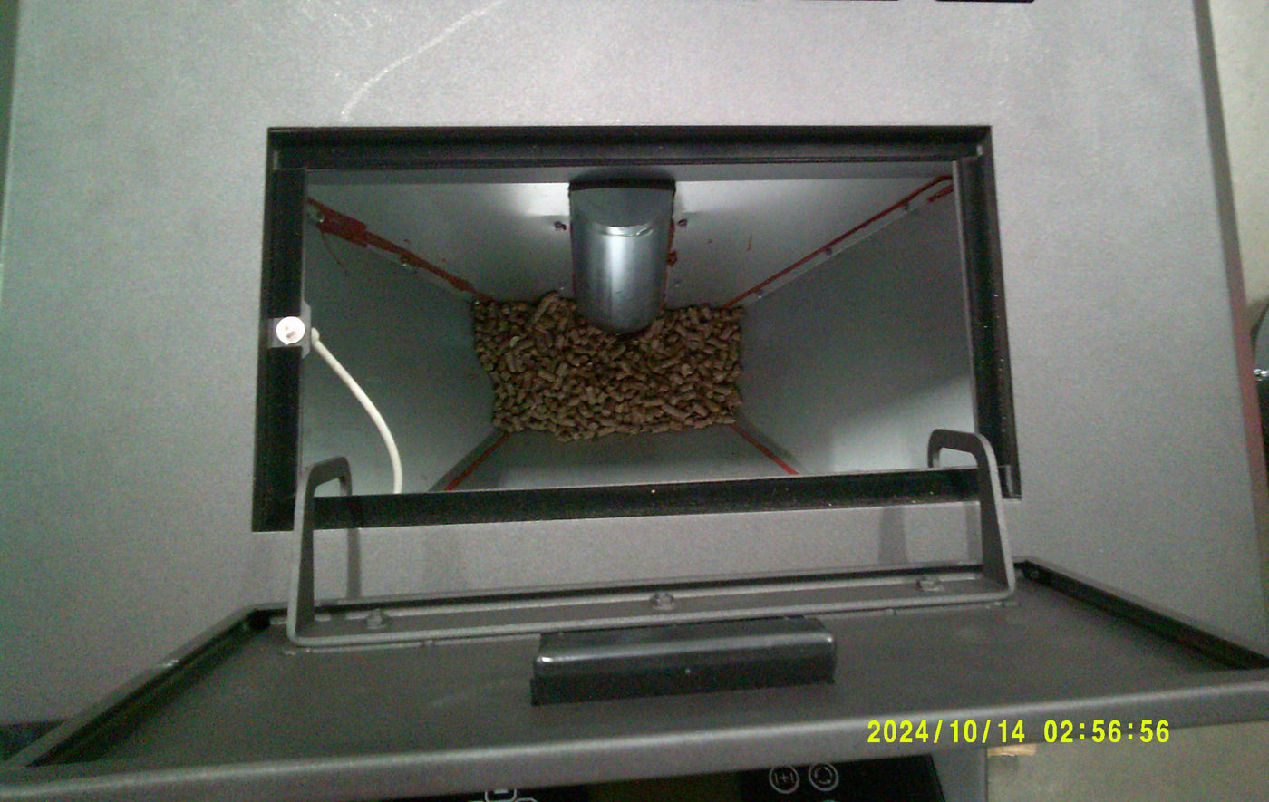 Scratch/Dent HP22 Black Pellet Stove - SD9802